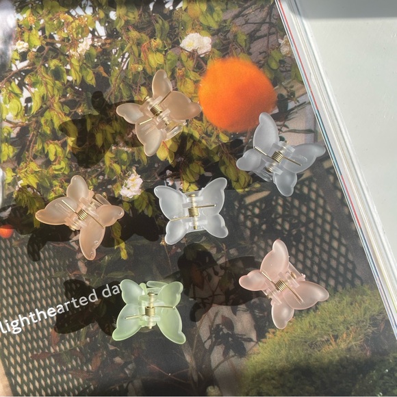 NEW Butterfly Mini Hair Claw Clips Set in Fairycore Mix Pastel Colors - Picture 2 of 7